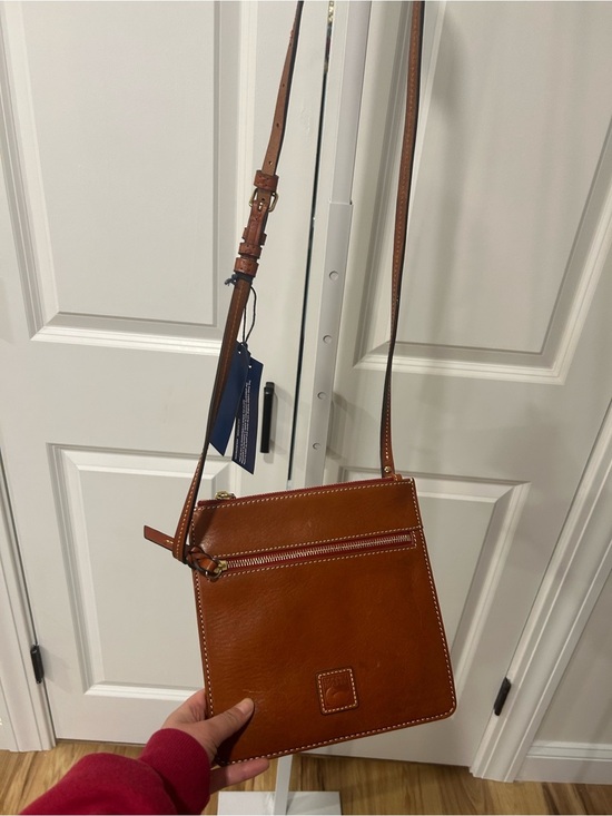 Dooney & Bourke Handbags - Dooney & Bourke Cognac Brown Leather Crossbody Bag